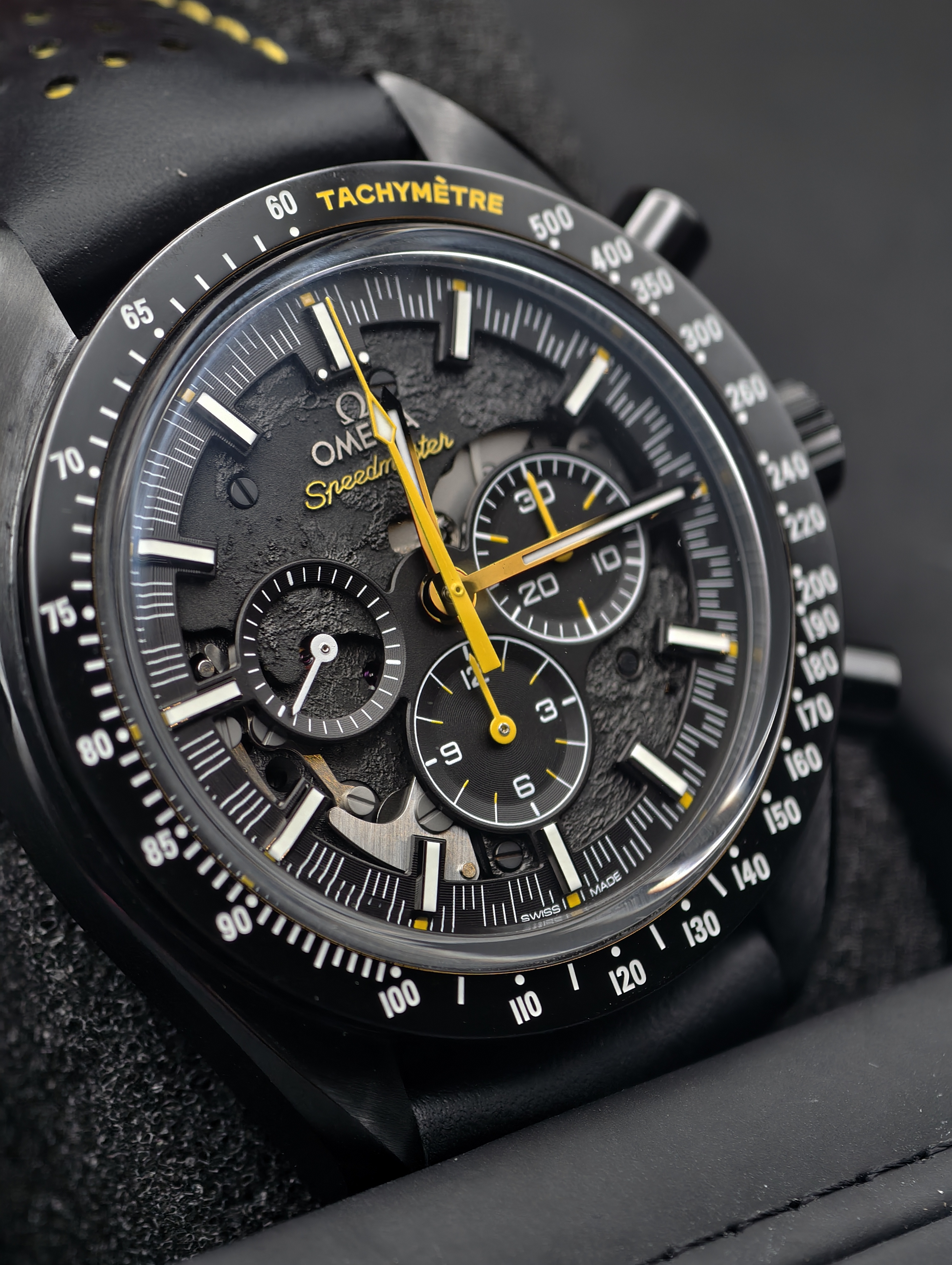Omega  Speedmaster Dark side of the moon