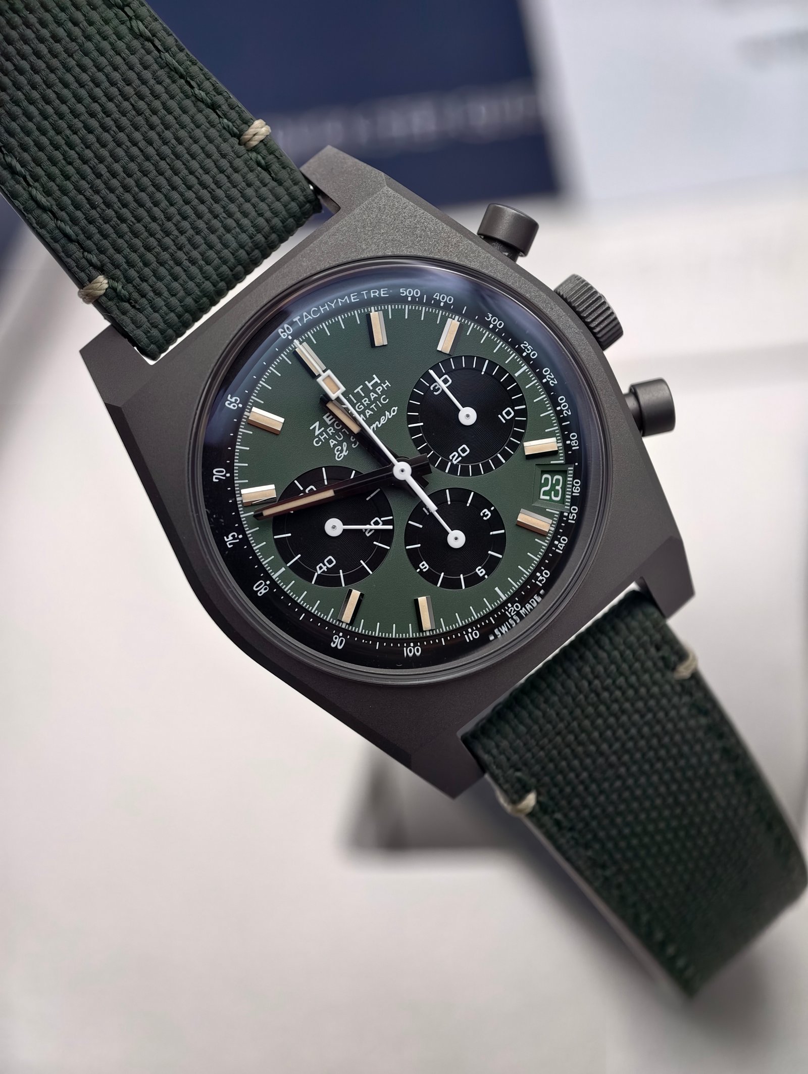 Zenith  Chronomaster Revival Safari